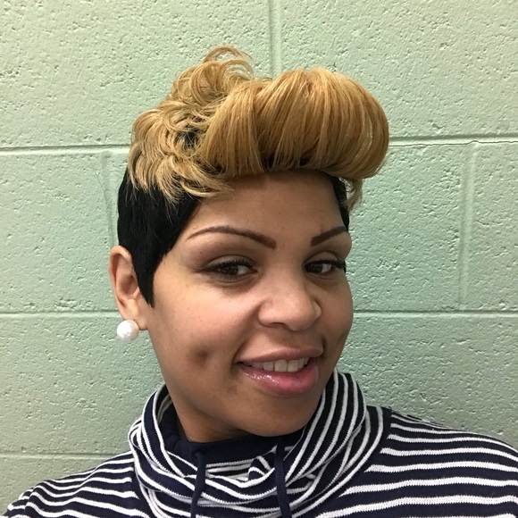 Meet your Posher, La’Tavia - Picture 4 of 8